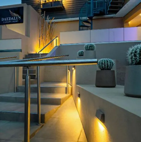 Icarus & Hermes Luxury Apartmán *