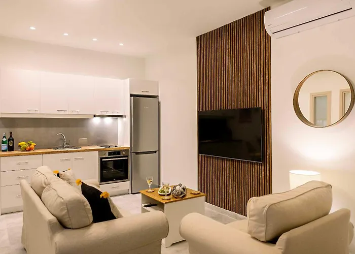 Icarus & Hermes Luxury *